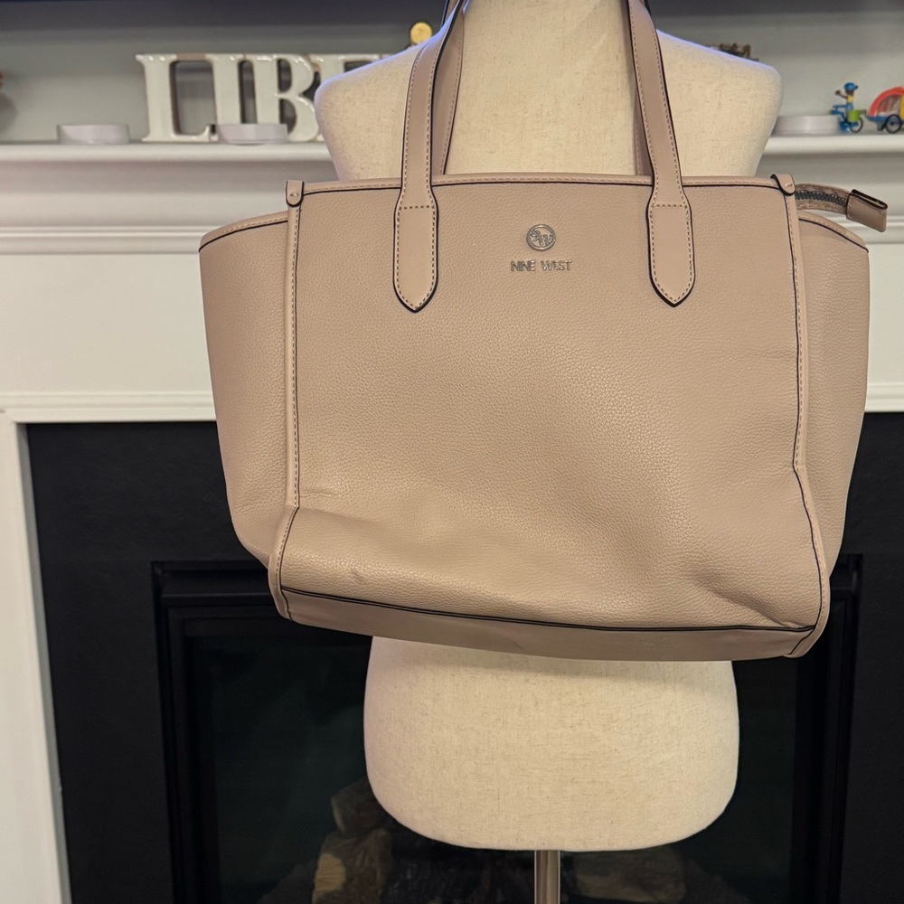 🤍 Nine West Beige Structured Tote Bag